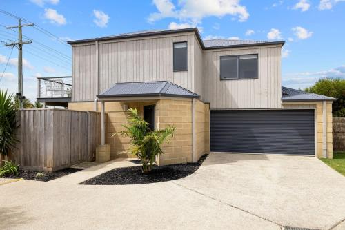 Beachside Escape in Cowes, Australia