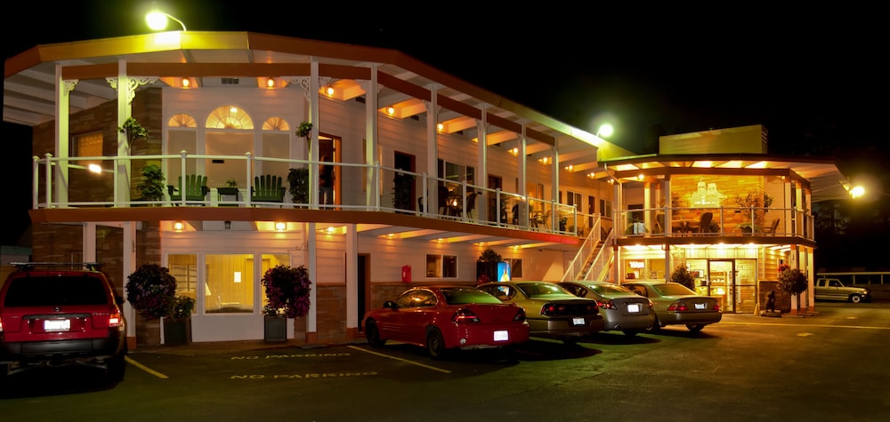 Breakers Boutique Inn - photo 130