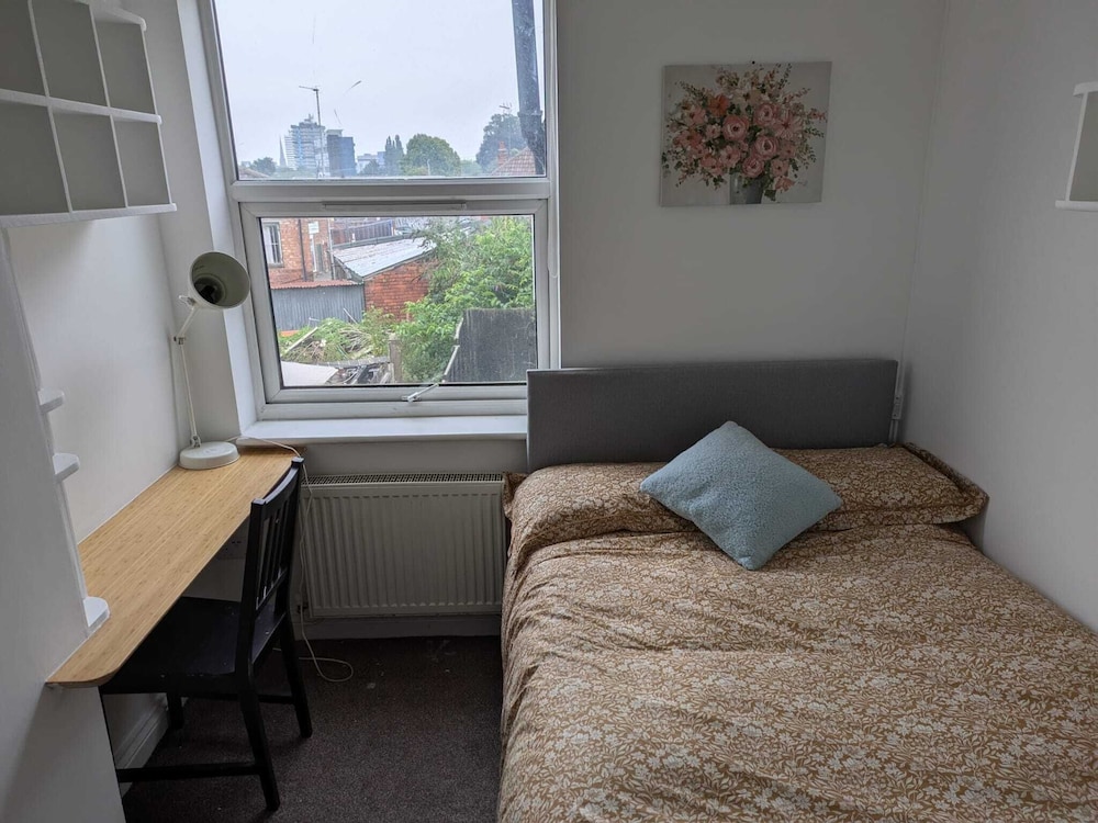 Coventry Central Roomz in Coventry, United Kingdom