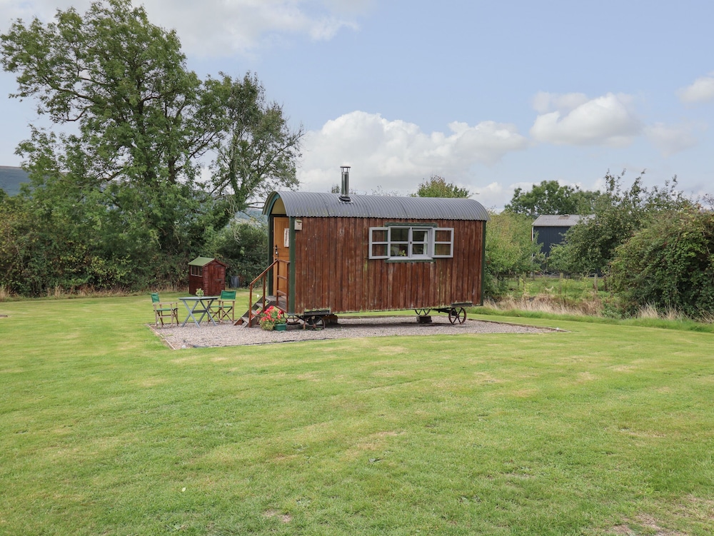 Brown Hare Shepherds Hut in Brecon, United Kingdom