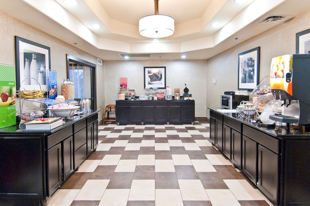 Hampton Inn Maumelle AR - photo 29