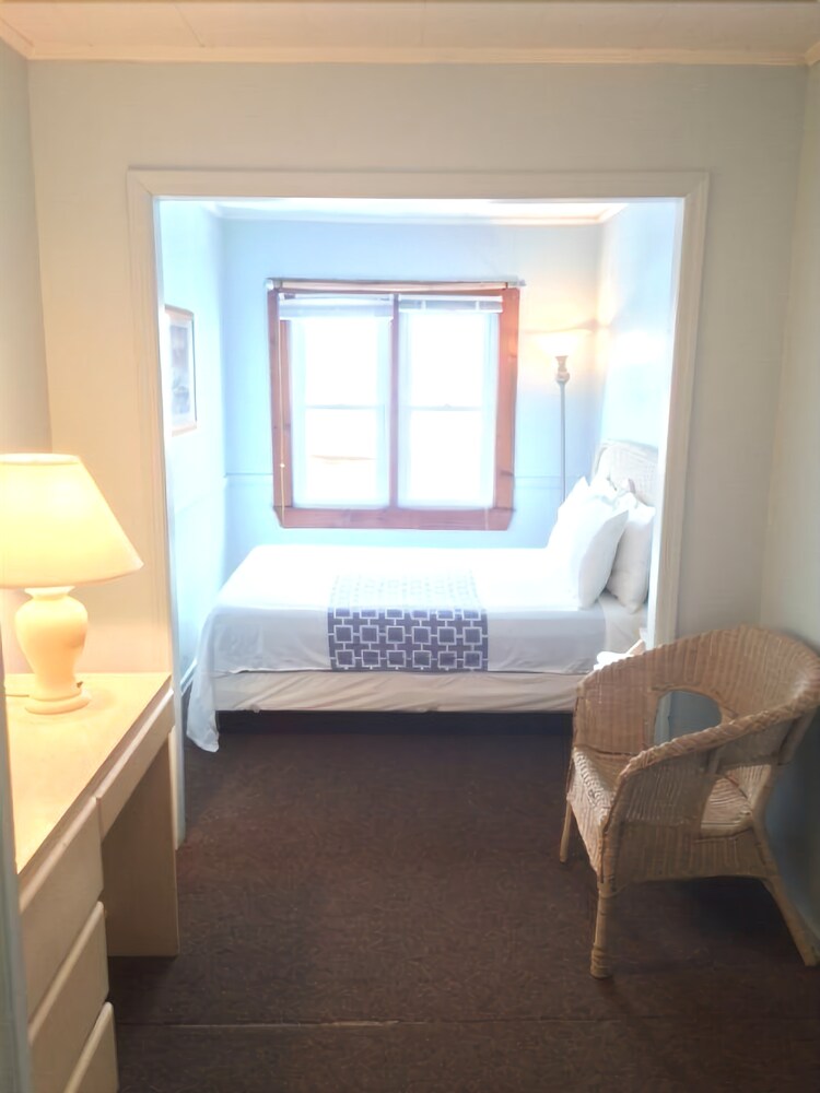 Clegg's Hotel - photo 5
