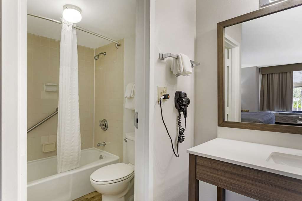 Quality Inn & Suites St Augustine Beach Area - photo 20