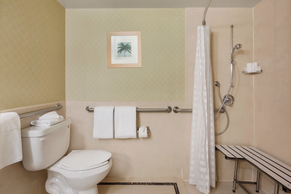 Embassy Suites Los Angeles Glendale - photo 22