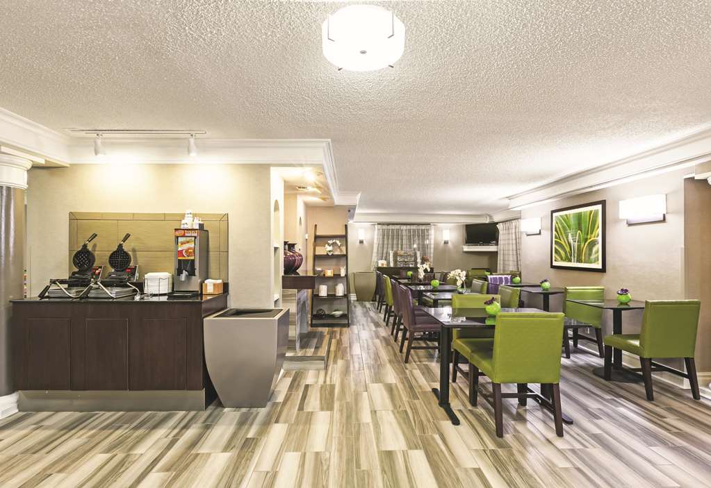 La Quinta Inn by Wyndham Midland - photo 25