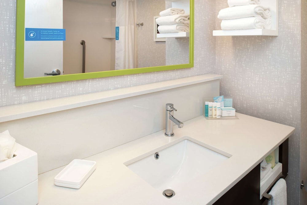 Hampton Inn Greensboro Airport - photo 31