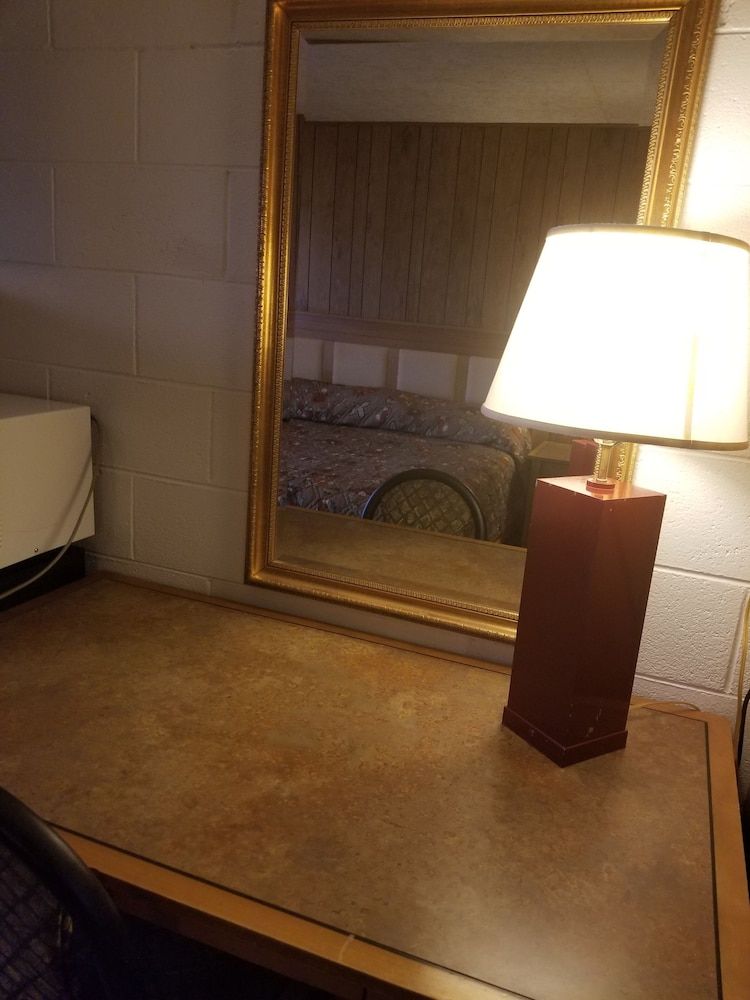 First Interstate Inn - photo 16