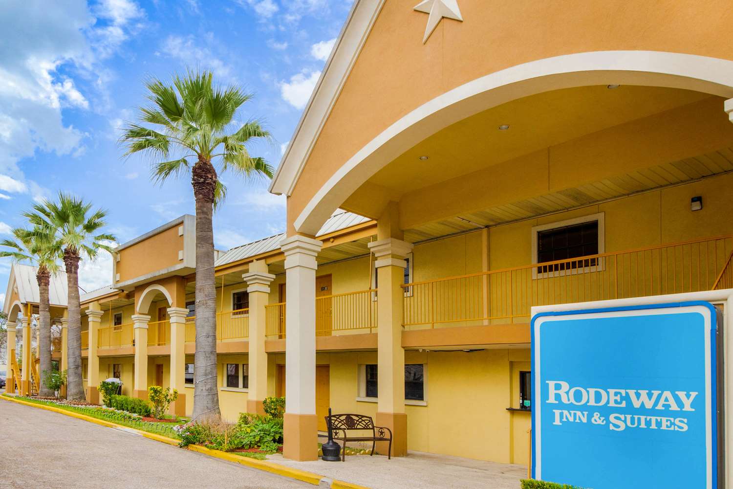 Rodeway Inn & Suites Houston near Medical Center - photo 4