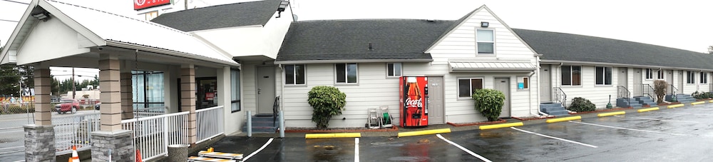Emerald Motel - photo 14