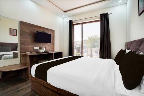 Collection O Taj Nagri Basai in Agra, India