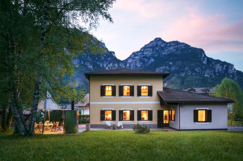 Villa Margherita 5 Minutes From Dolomiti Super Ski — 4-Star Luxury Hotel in Ziano Di Fiemme, Italy