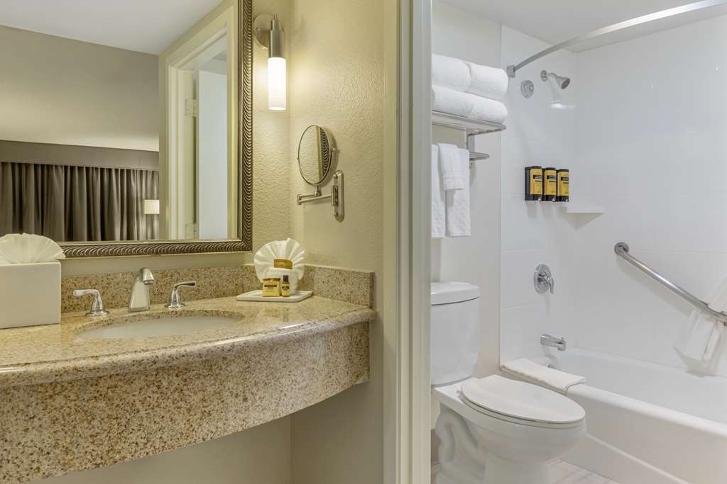 Best Western Plus Executive Inn - photo 37