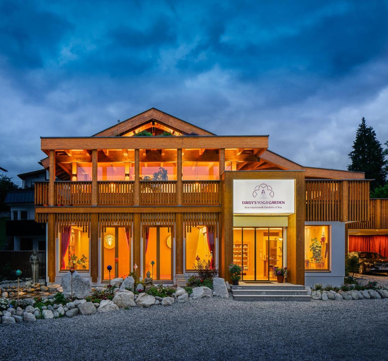 Apartment Mein Kraftplatz Panoramablick und Freiraum auf 150qm für bis zu 8 Personen — 4-Star Luxury Hotel in Ehrwald, Austria