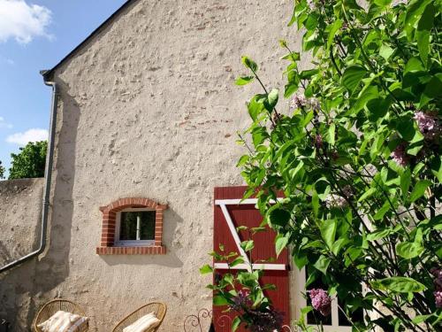 Gîte cosy avec terrasse privative parking et WiFi FR 1 491 443 — hotel in Saint-Claude-De-Diray