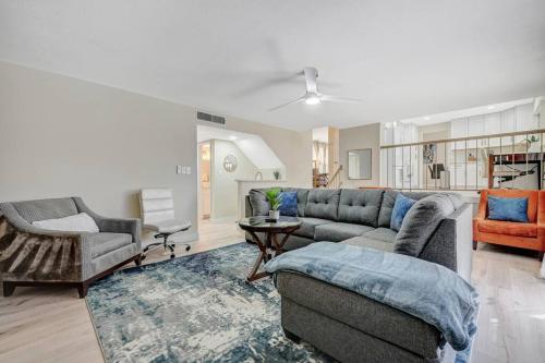 New Poolside Paradise in Vegas with BBQ and Games