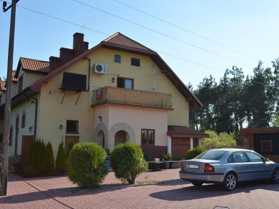 Sosnowy Dworek - carbon neutral hotel in Daleszyce
