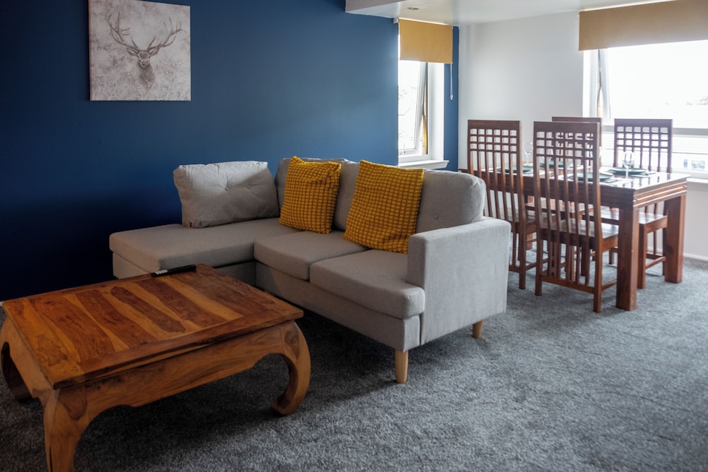 Modern Unit Cook Work in Comfort — hotel in Motherwell