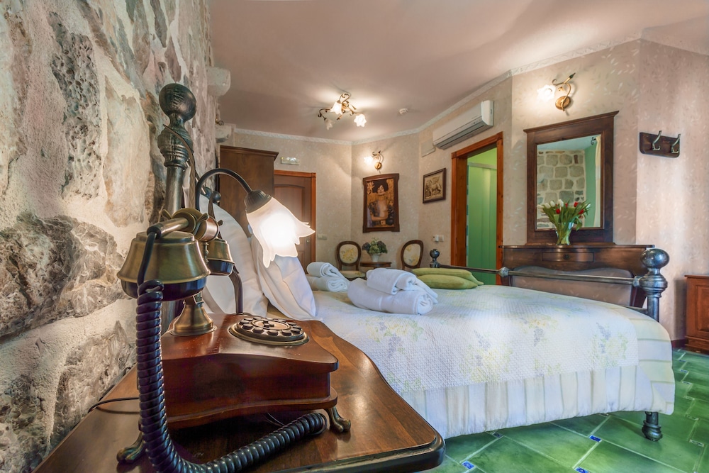 Hotel Monte Cristo — Kotor — photo 5