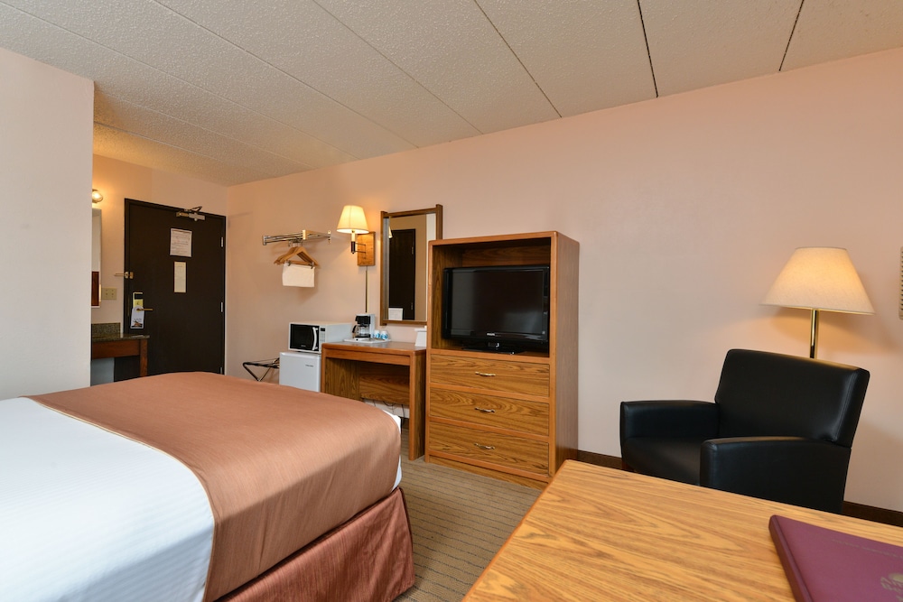 Super 8 by Wyndham Rapid City - photo 13