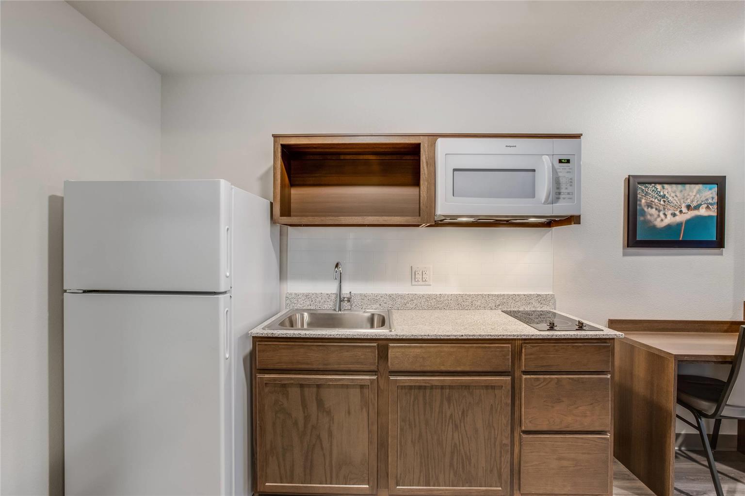 WoodSpring Suites Novi Farmington - photo 33