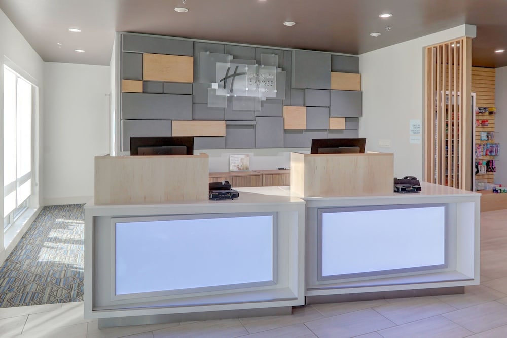 Holiday Inn Express & Suites Auburn Downtown an IHG Hotel - photo 4