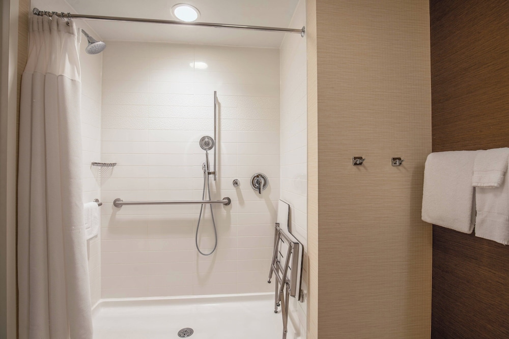 Fairfield Inn & Suites Chicago Downtown River North - photo 22
