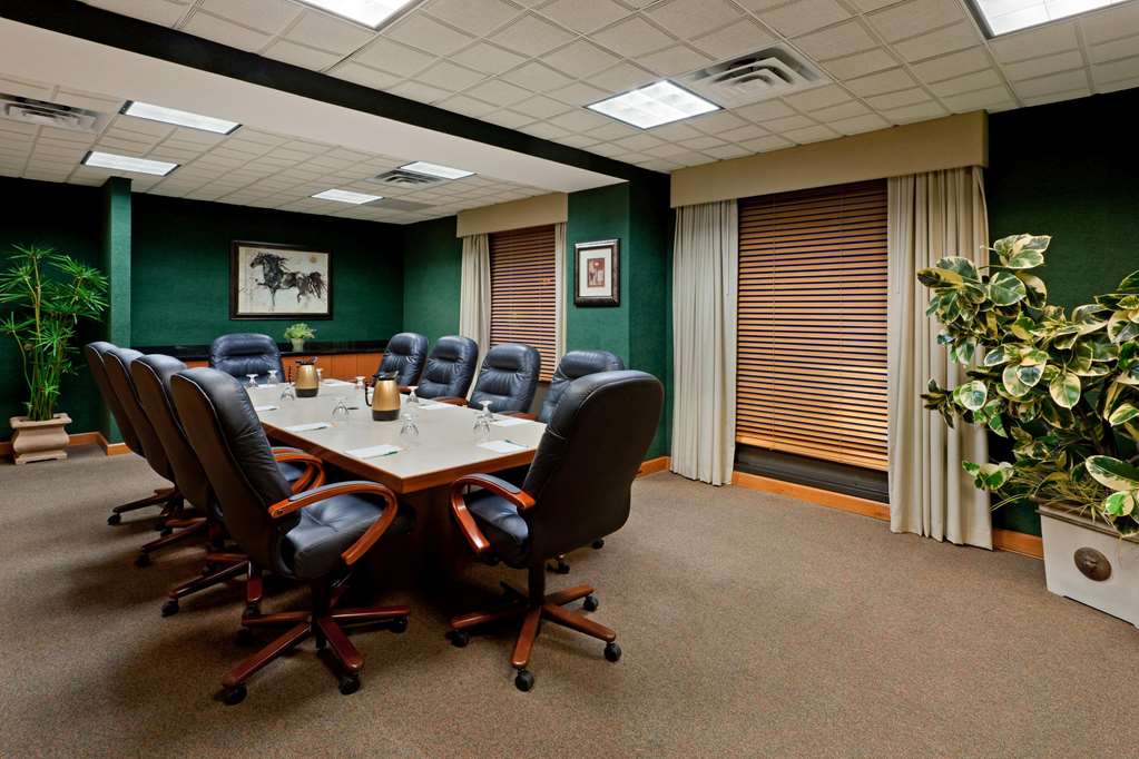 La Quinta Inn & Suites by Wyndham Garden City - photo 57