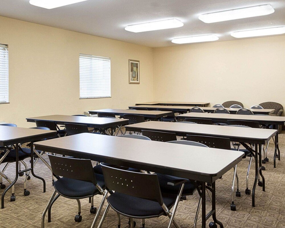 Suburban Extended Stay LaPlace - photo 24