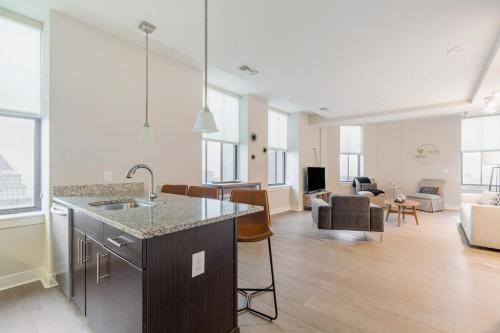 2B 2BA Distinguished Apartment Rooftop Pool & Gym — 4-Star Luxury Hotel in Baltimore, United States