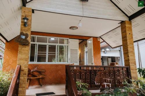 Pingview Villa Resort - carbon neutral hotel in Tak
