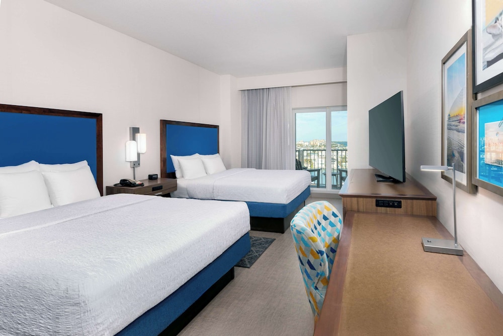 Hampton Inn & Suites Clearwater Beach - photo 10