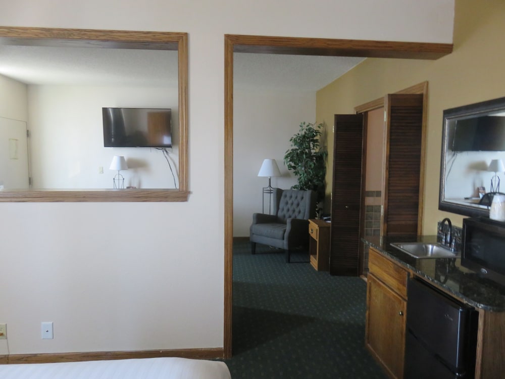 Baymont by Wyndham Fargo - photo 22