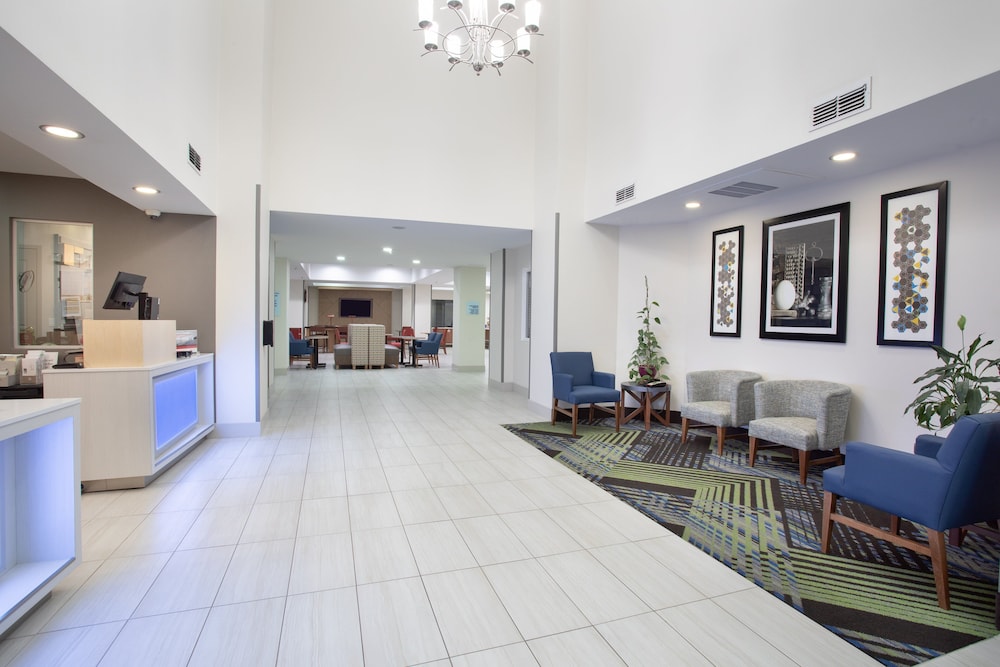 Holiday Inn Express Yreka Shasta Area by IHG - photo 43