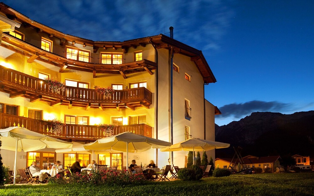 Hotel Saliter Hof — 4-Star Luxury Hotel in Saalfelden Am Steinernen Meer, Austria