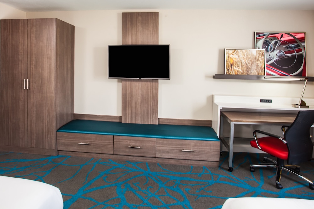 Holiday Inn Express & Suites Litchfield West by IHG - photo 7