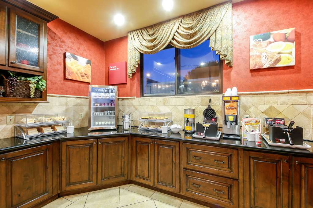 Comfort Suites Alamo Riverwalk - photo 29