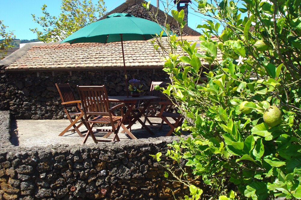 Casa Rural Aborigen Bimbache — 4-Star Luxury Hotel in Valverde, Spain
