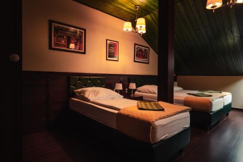 Shoemaker Irish Pub & Accommodation in Kielce, Poland