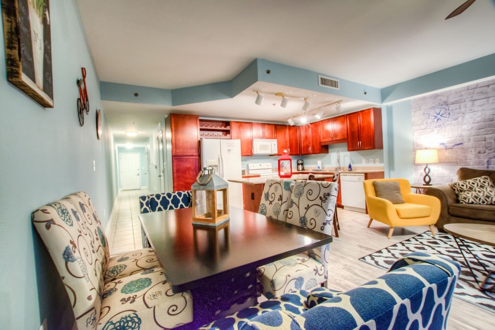 Laketown Wharf Resort by Aneliya's Rentals - photo 504