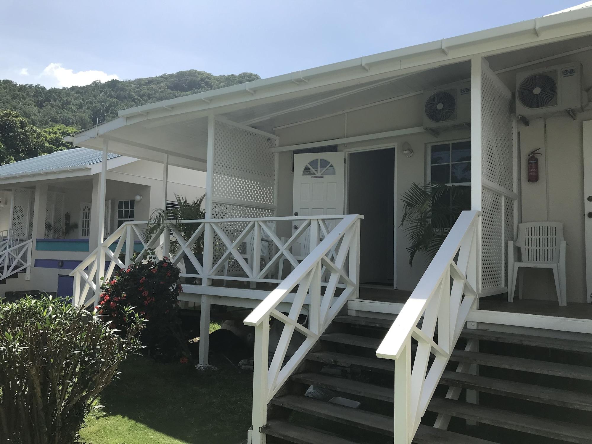 Keegan's Beachside — hotel near Mustique Airport