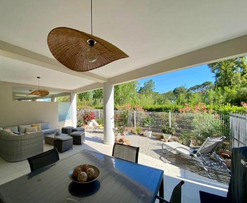 Rez De Jardin 6 Acces Direct a la Plage in Calvi, France