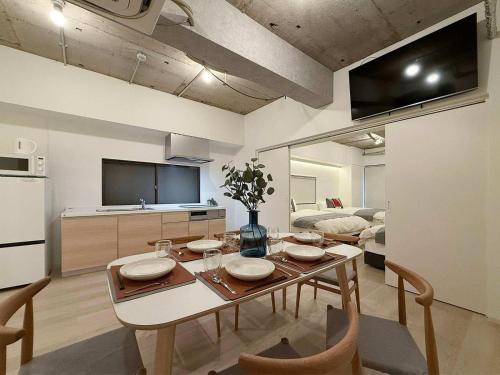 b hotel NaouBLD Spacious 2BR Apartment in Hatchobori Sleeps 10 Comfortably in Hiroshima, Japan