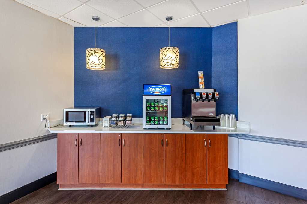 Best Western Summit Inn - photo 39