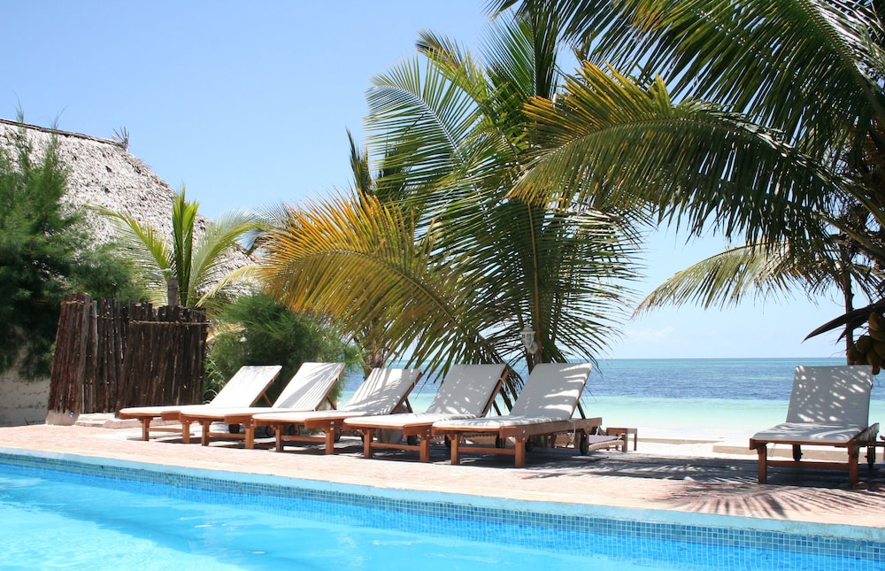 Moonshine Uroa Boutique Hotel pet-friendly hotel Zanzibar