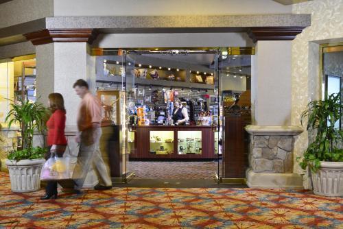 Seven Feathers Casino Resort - photo 13