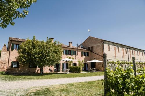 Agriturismo Dominio di Bagnoli — 4-Star Luxury Hotel in Bagnoli Di Sopra, Italy