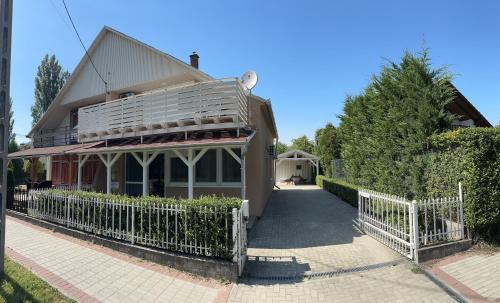 Tópart Apartman C — Balatonfenyves — photo 3