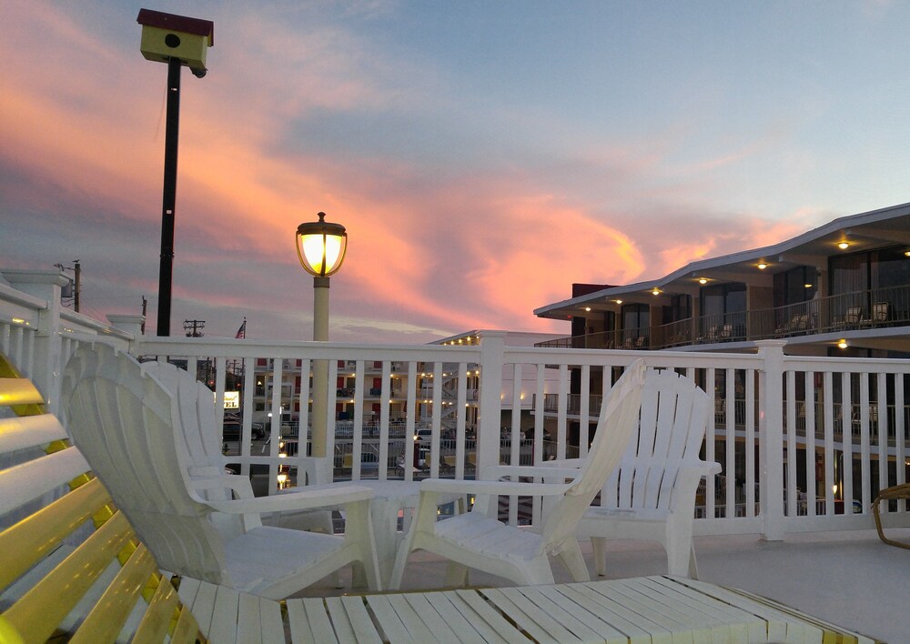 The Carideon Motel - photo 23