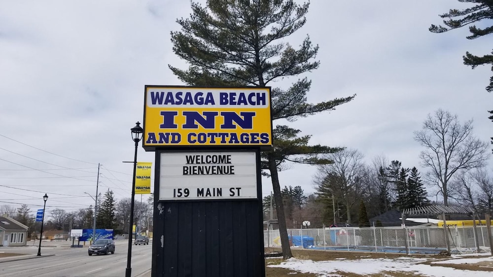 Wasaga Beach Inn And Cottages in Wasaga Beach, Canada