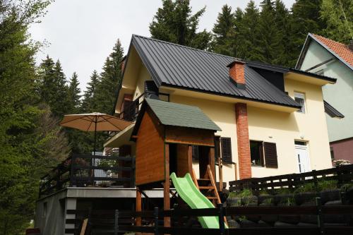 Mladenović Kuća - carbon neutral hotel in Unknown City
